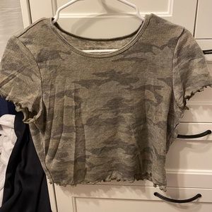 Cropped short sleeve t-shirt